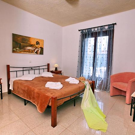 Hotel Pela Szkála Kalonísz Kültér fotó