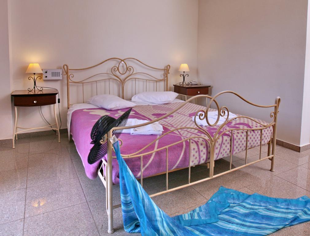 Hotel Pela Szkála Kalonísz Kültér fotó