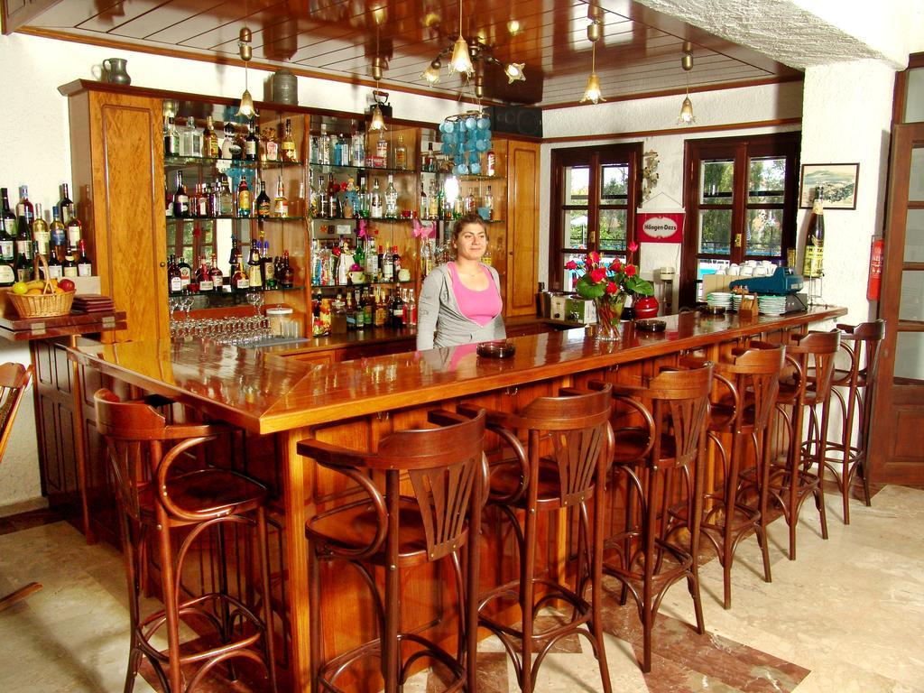 Hotel Pela Szkála Kalonísz Kültér fotó