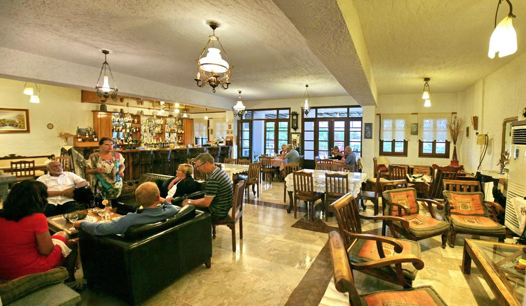 Hotel Pela Szkála Kalonísz Kültér fotó