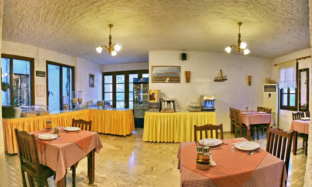 Hotel Pela Szkála Kalonísz Kültér fotó